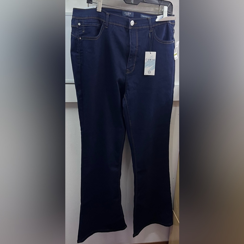 NWT CURVE Appeal High-Rise flair dark blue jeans 14/32, embellished touches